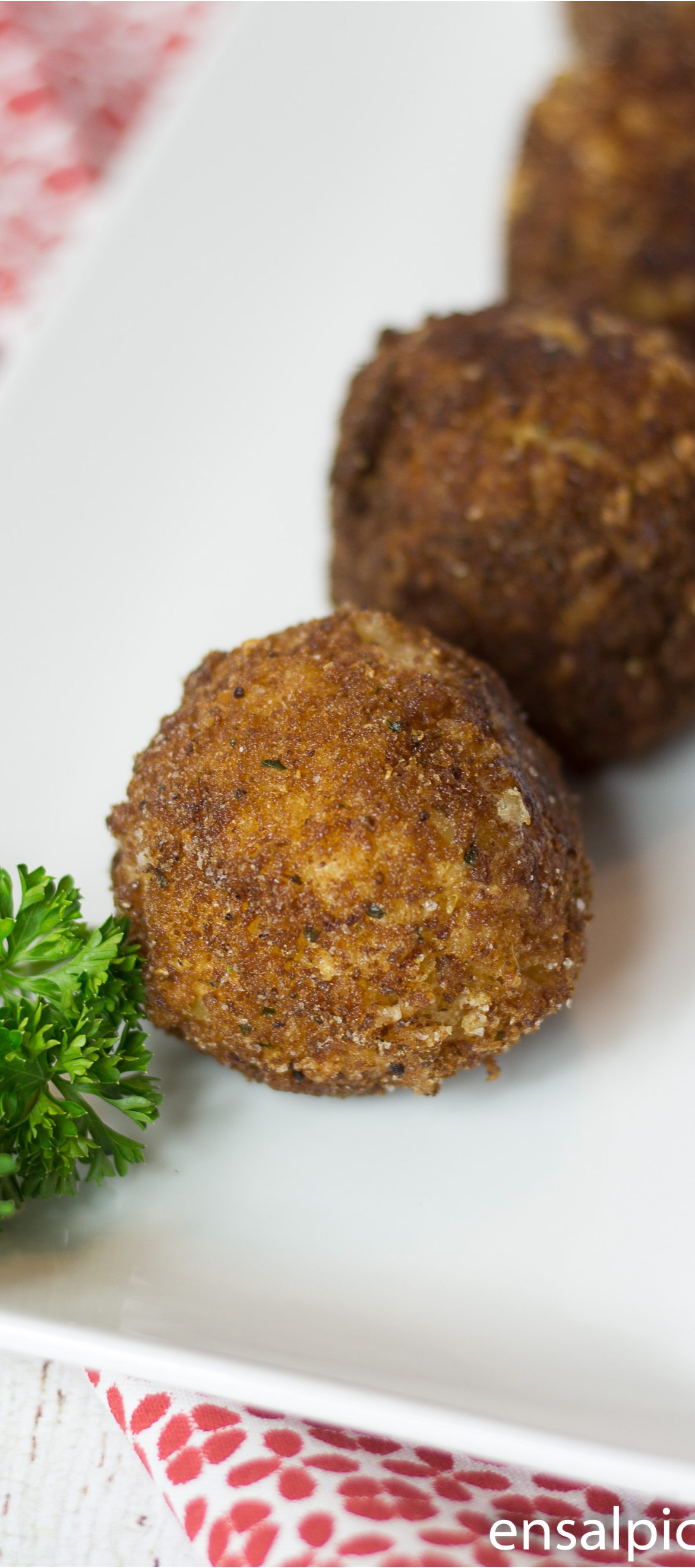 Receta de Bolitas de Arroz y Queso llamadas "arancini". Receta italiana.