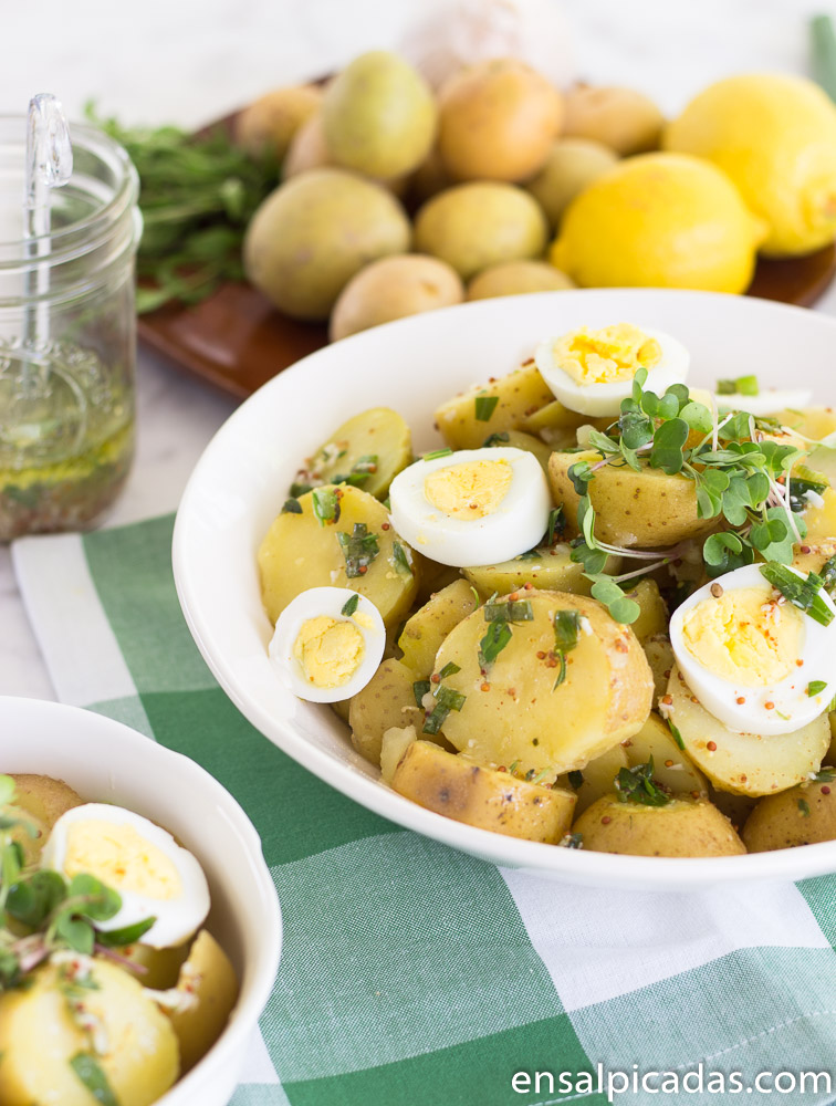 Receta de Ensalada de Papas Francesa con Hierbas frescas (estragón) y sin mayonesa.