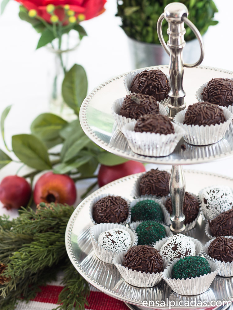 Receta de Chocolate Rum Balls. Bolitas de chocolate con ron.