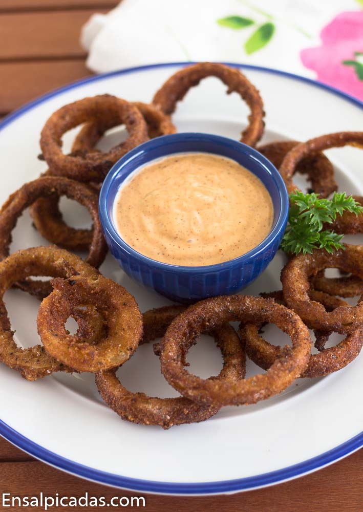 Receta de Onion Rings con Salsa Chili Mayo