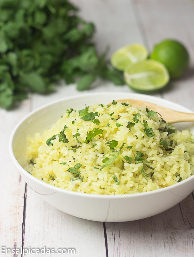 Receta de Arroz con Cilantro (cilantrillo) y jugo de lima (limón verde).
