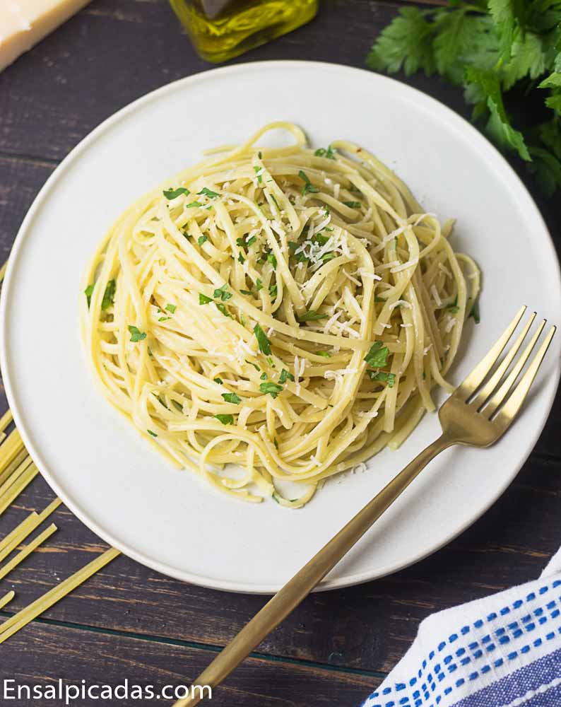 Receta de Pasta con Salsa de Ajo y Aceite de Oliva (Aglio e Olio)